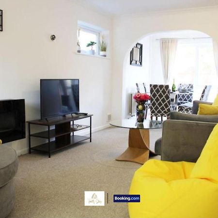 4 Bedroom House With Parking Near City Centre By Trinity Stays Short Lets & Serviced Accommodation Cambridge Exterior foto