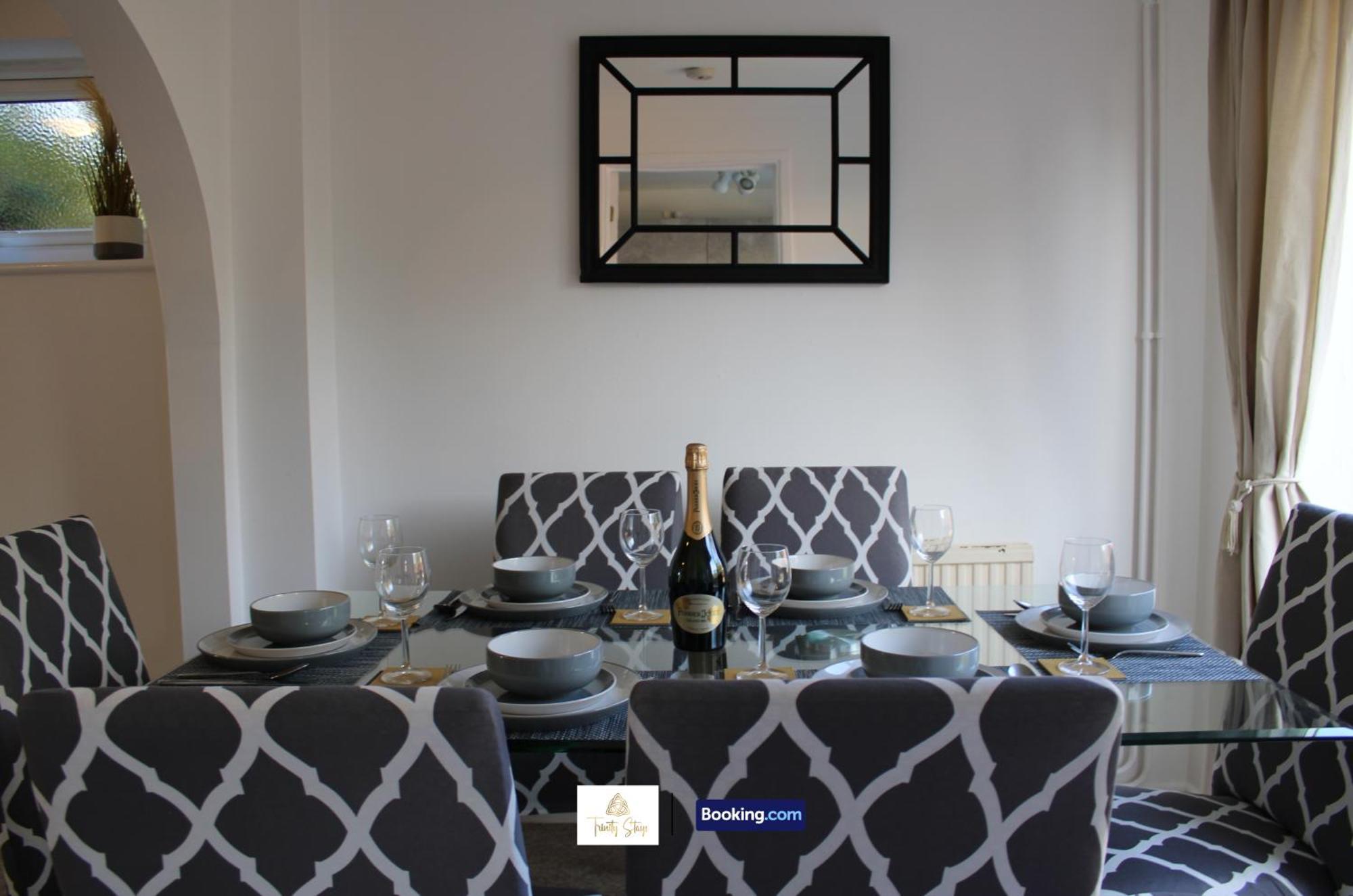 4 Bedroom House With Parking Near City Centre By Trinity Stays Short Lets & Serviced Accommodation Cambridge Exterior foto