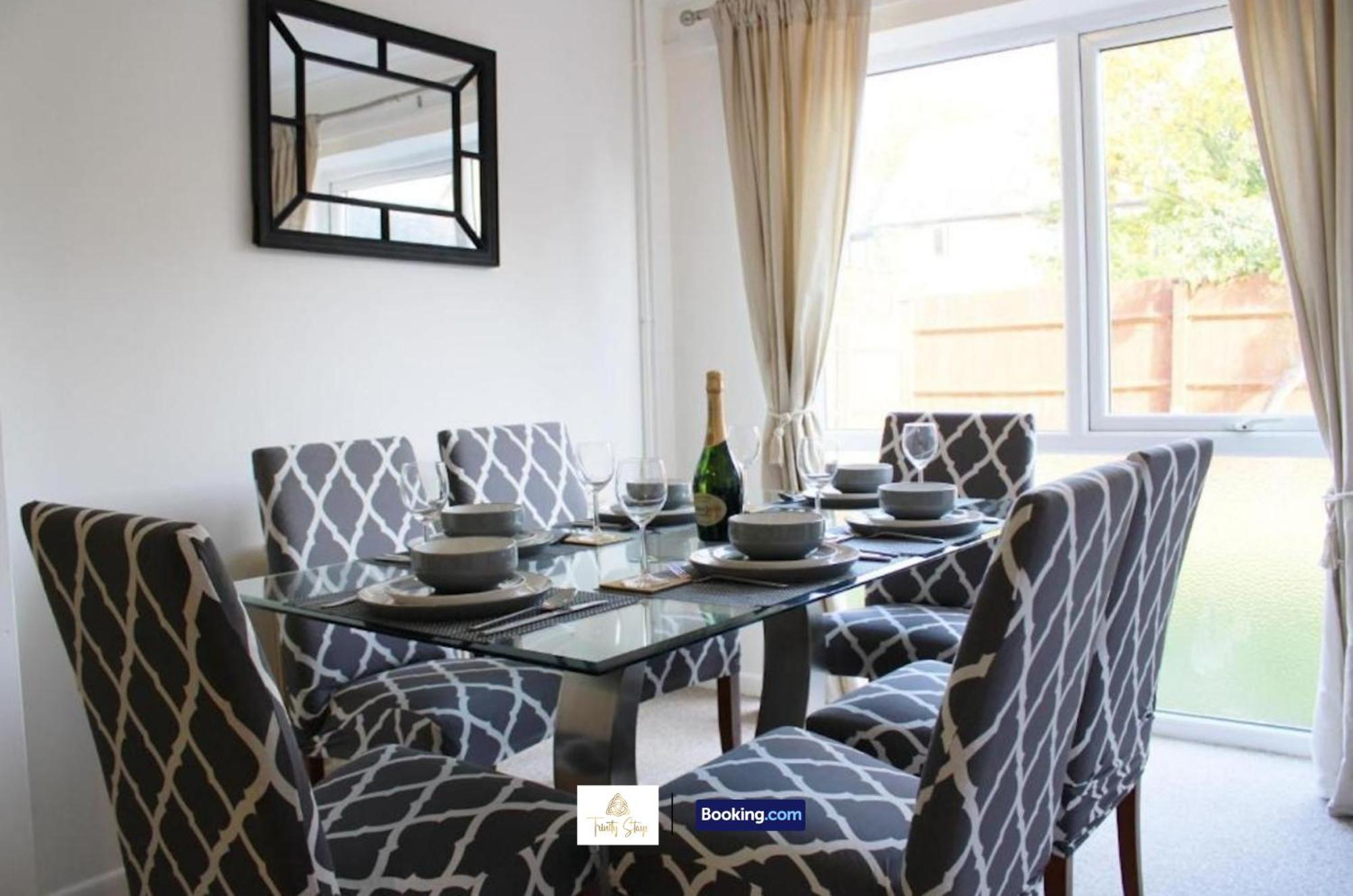 4 Bedroom House With Parking Near City Centre By Trinity Stays Short Lets & Serviced Accommodation Cambridge Exterior foto