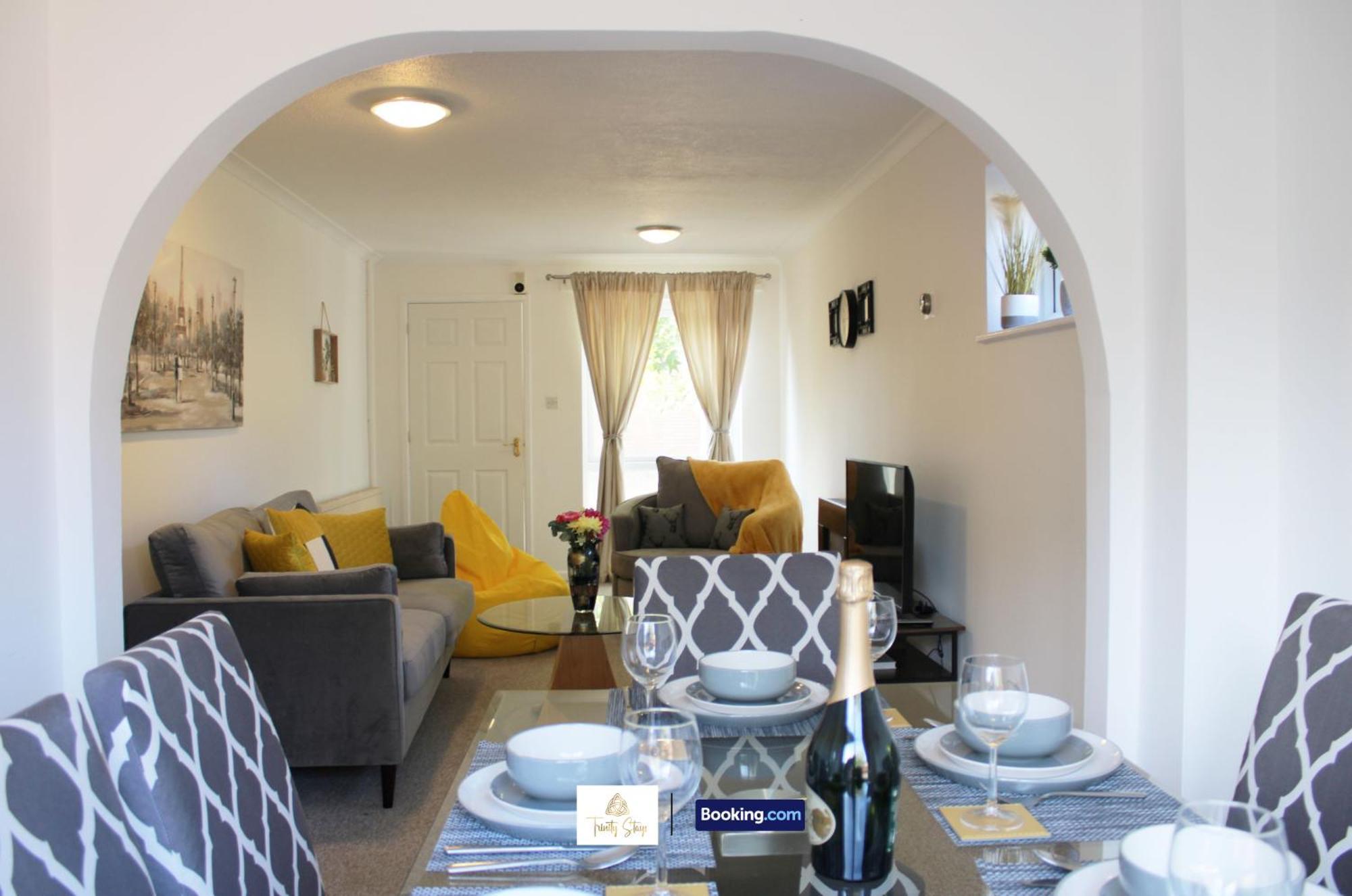4 Bedroom House With Parking Near City Centre By Trinity Stays Short Lets & Serviced Accommodation Cambridge Exterior foto